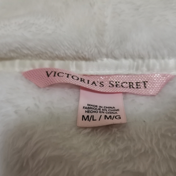 Victoria’s Secret Angel Robe - Picture 4 of 4